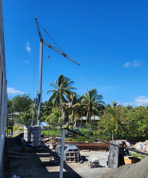 Révision terminée.... la 🏗 GPMatic 20 située sur l'atoll de Manihi est opérationnelle pour terminer ce beau chantier .