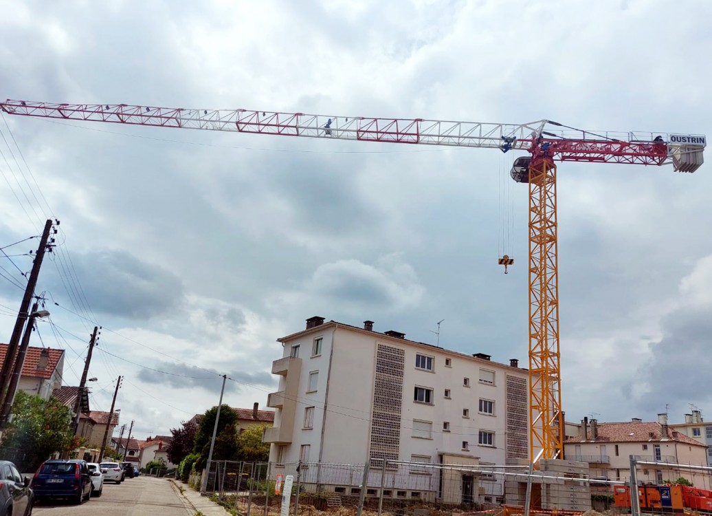 Agen 👉Montage terminé pour la belle 🏗RAIMONDI MRT 213 !