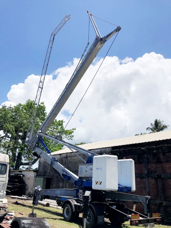 Montage de la belle #grueàmontagerapide 🏗GP MATIC 31 FAST à Sainte Rose une commune française, située dans le département de la Guadeloupe.🌞🌞🌴🌴 Merci à Thierry Suzanon ▶️Ent. ESI pour ces photos📸