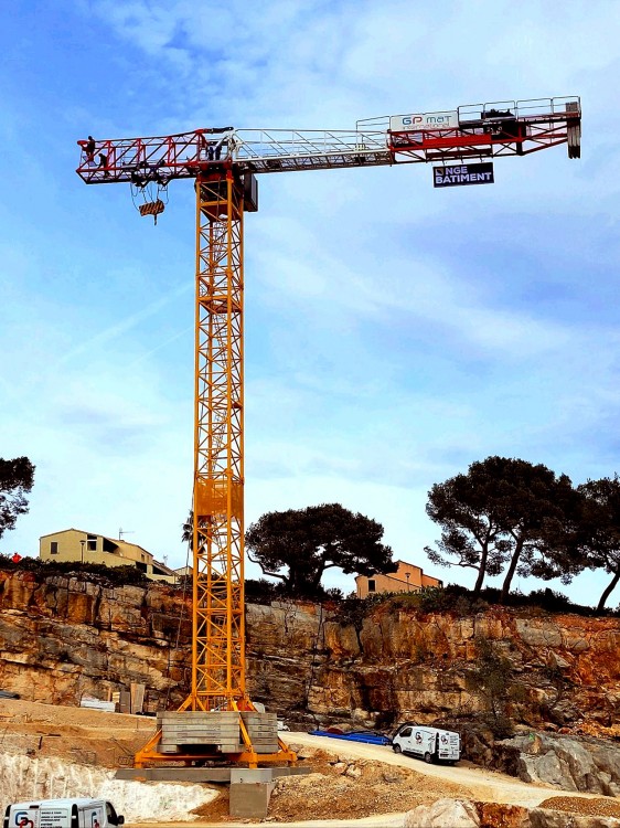 Montage de la 🏗RAIMONDI MRT294  à Cassis▶Ent.NGE Bâtiment👍