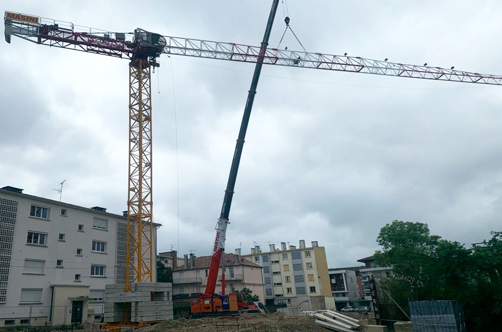 Livraison et montage de la 🏗 RAIMONDI MRT 213 à Agen !