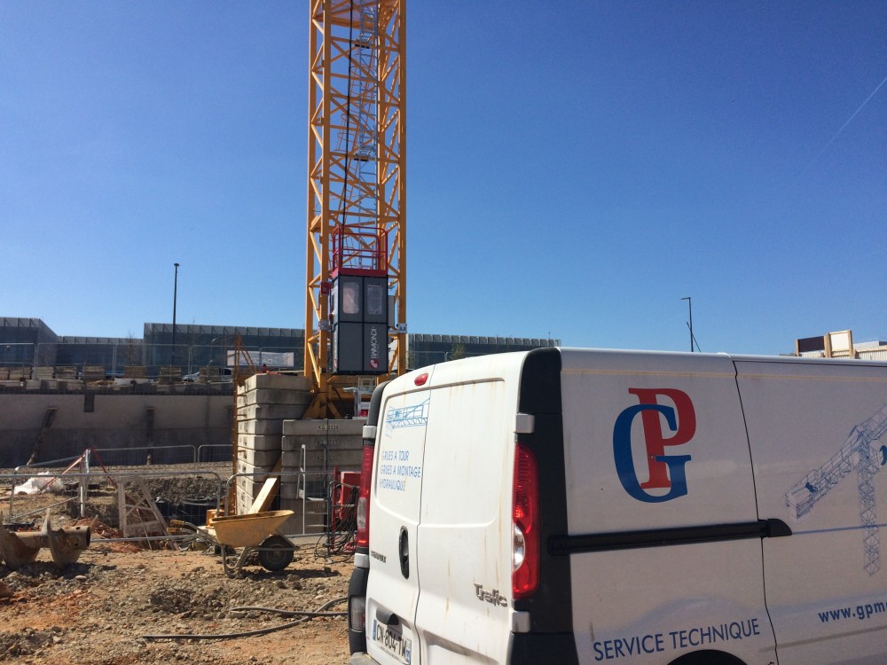 Grue à tour RAIMONDI MRT 243 