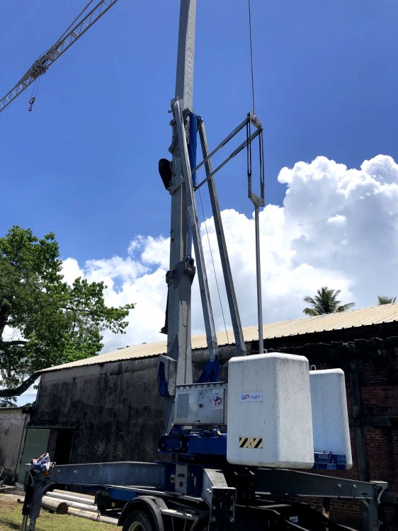 Montage de la belle #grueàmontagerapide 🏗GP MATIC 31 FAST à Sainte Rose une commune française, située dans le département de la Guadeloupe.🌞🌞🌴🌴 Merci à Thierry Suzanon ▶️Ent. ESI pour ces photos📸