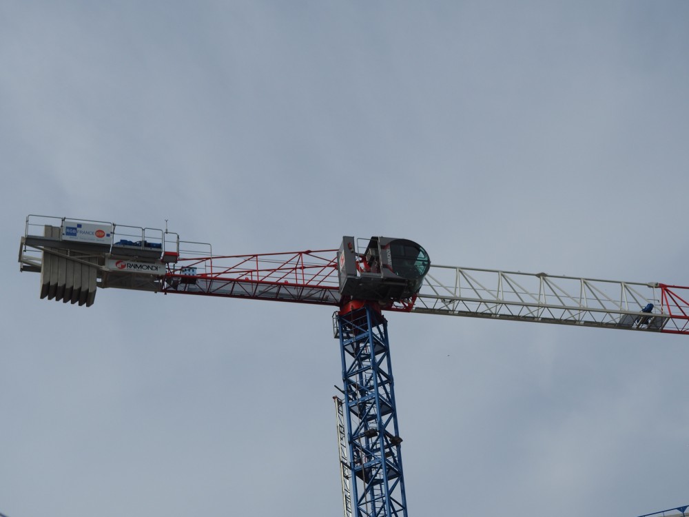 🏗 RAIMONDI MRT 159 équipée de son monte grutier SL20TC.