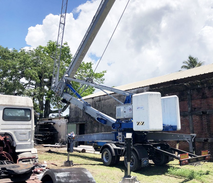 Montage de la belle #grueàmontagerapide 🏗GP MATIC 31 FAST à Sainte Rose une commune française, située dans le département de la Guadeloupe.🌞🌞🌴🌴 Merci à Thierry Suzanon ▶️Ent. ESI pour ces photos📸