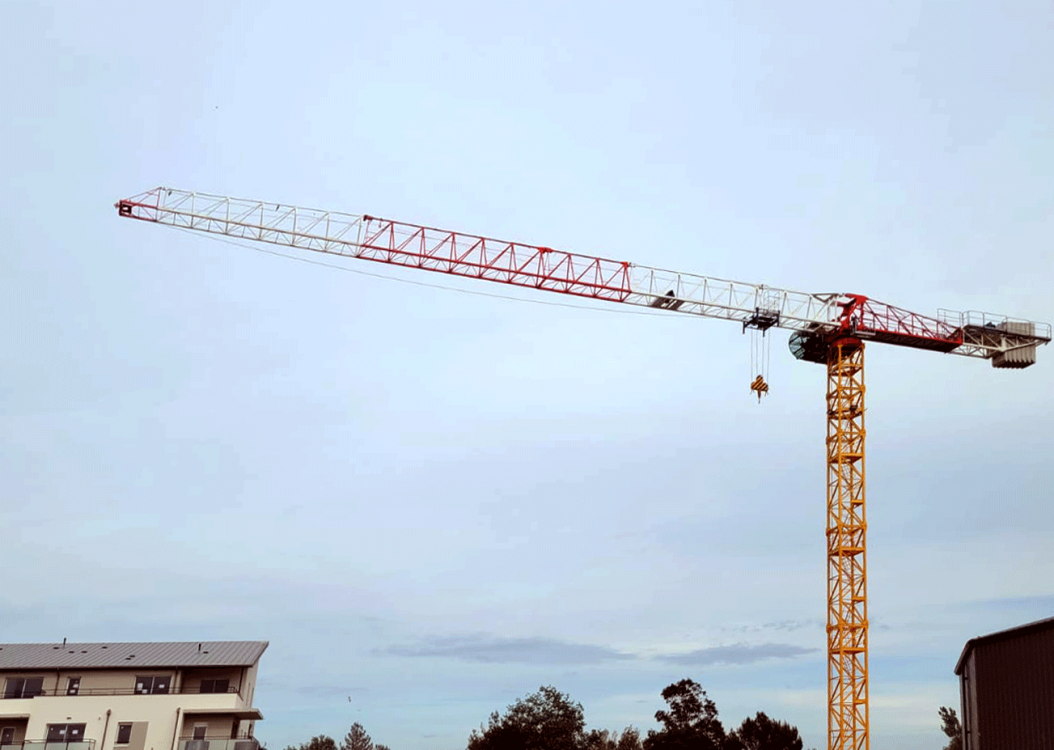 Deux 🏗 RAIMONDI sur ce chantier ! 👍