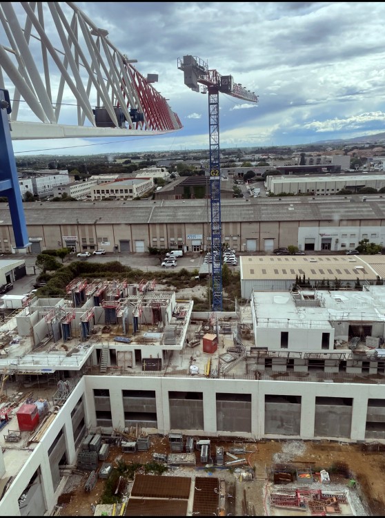 Chantier les temps modernes à Montpellier ! Un ensemble de 7 bâtiments, où se côtoient deux concepts architecturaux distincts. Deux belles 🏗RAIMONDI