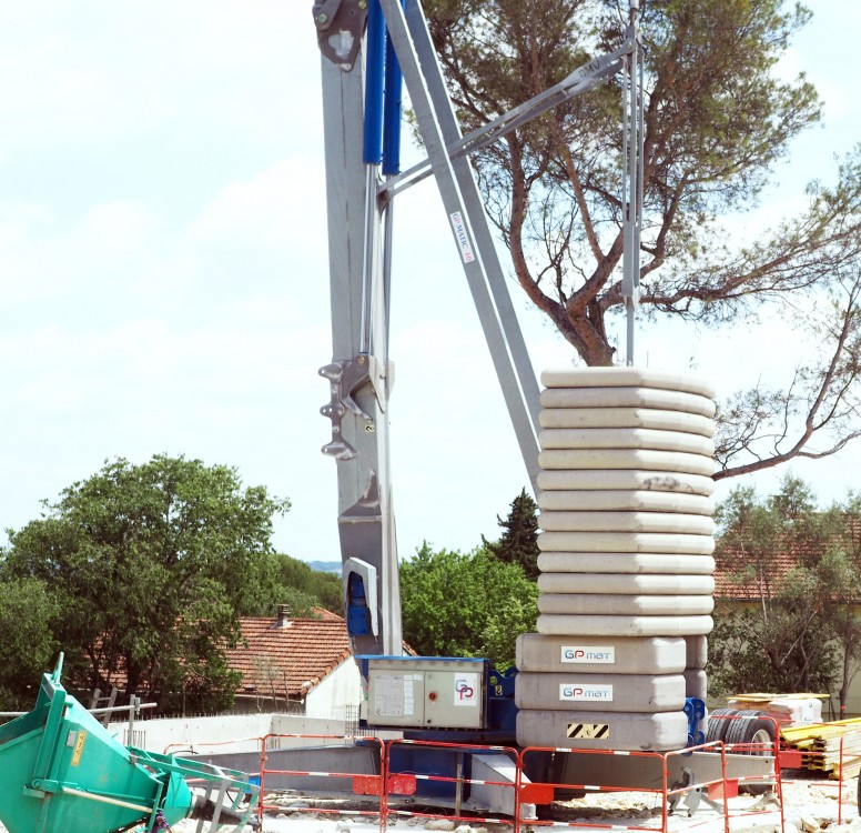 🏗GP Matic 40S👈 Une grue à montage rapide et automatique qui s'adresse plutôt aux entreprises de maçonnerie spécialisées en gros œuvre. 👈