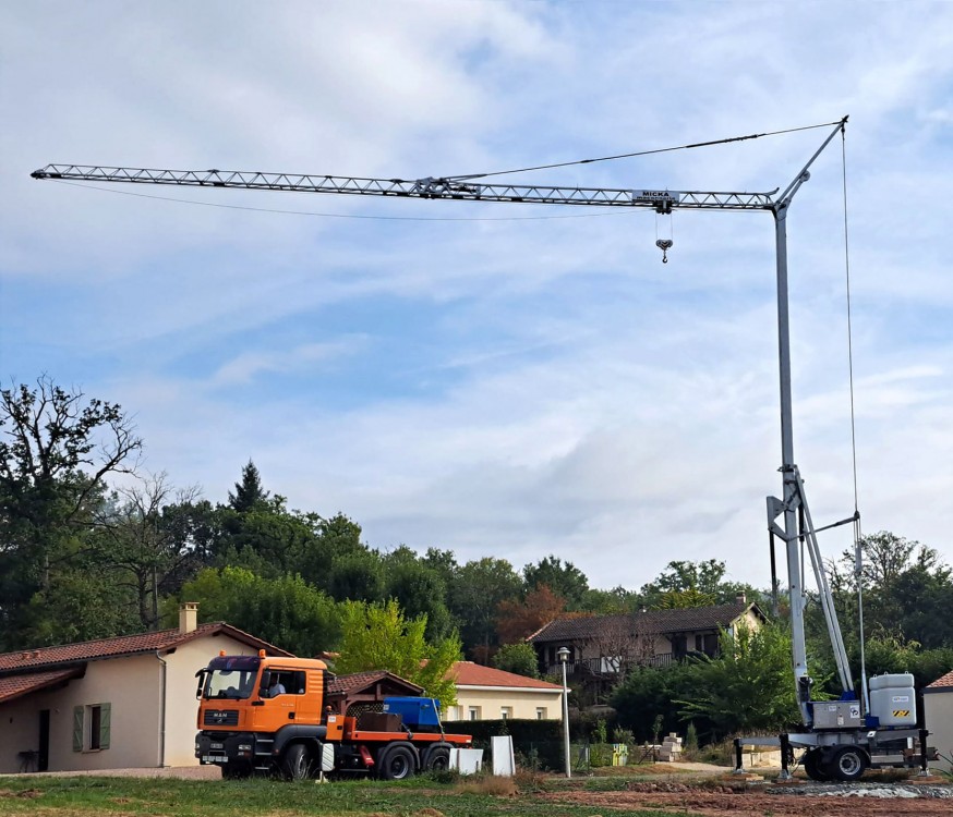 Une belle livraison dans le département de l'Aveyron en région Occitanie.   Notre fidèle partenaire Ent. PUECH GRUES Ent Micka Maçonnerie Drulhe  #grueàmontagerapide GP MATIC 22 FAST