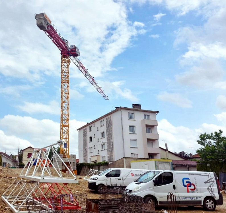 Agen 👉Montage terminé pour la belle 🏗RAIMONDI MRT 213 !