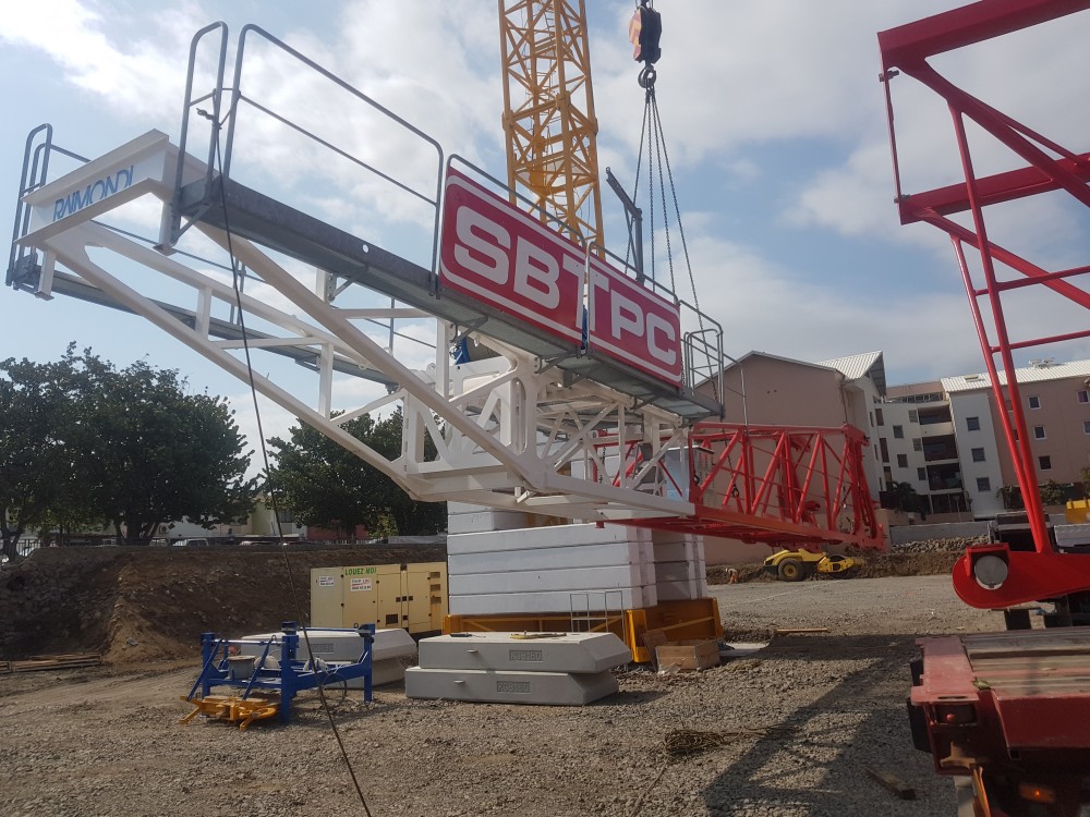 La toute première RAIMONDI MRT 234 sur l'île de la Réunion! Ent .SBTPC