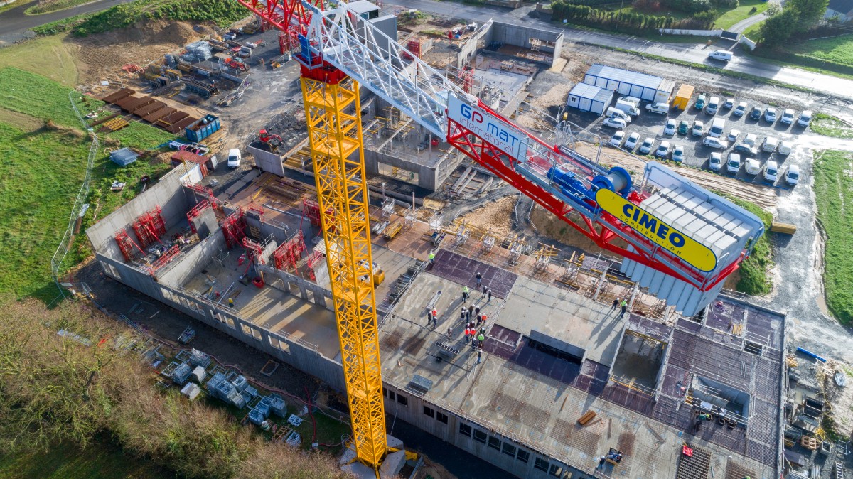 RAIMONDI MRT 294 de notre partenaire?? SLMT mise à disposition à la société CIMEO Construction pour la réalisation du collège Hillion.