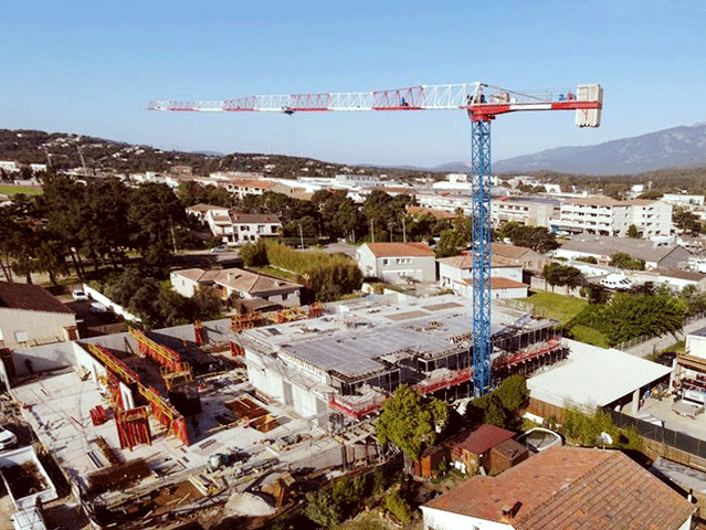 Une belle 🏗RAIMONDI MRT84 👉à Porto-Vecchio😛