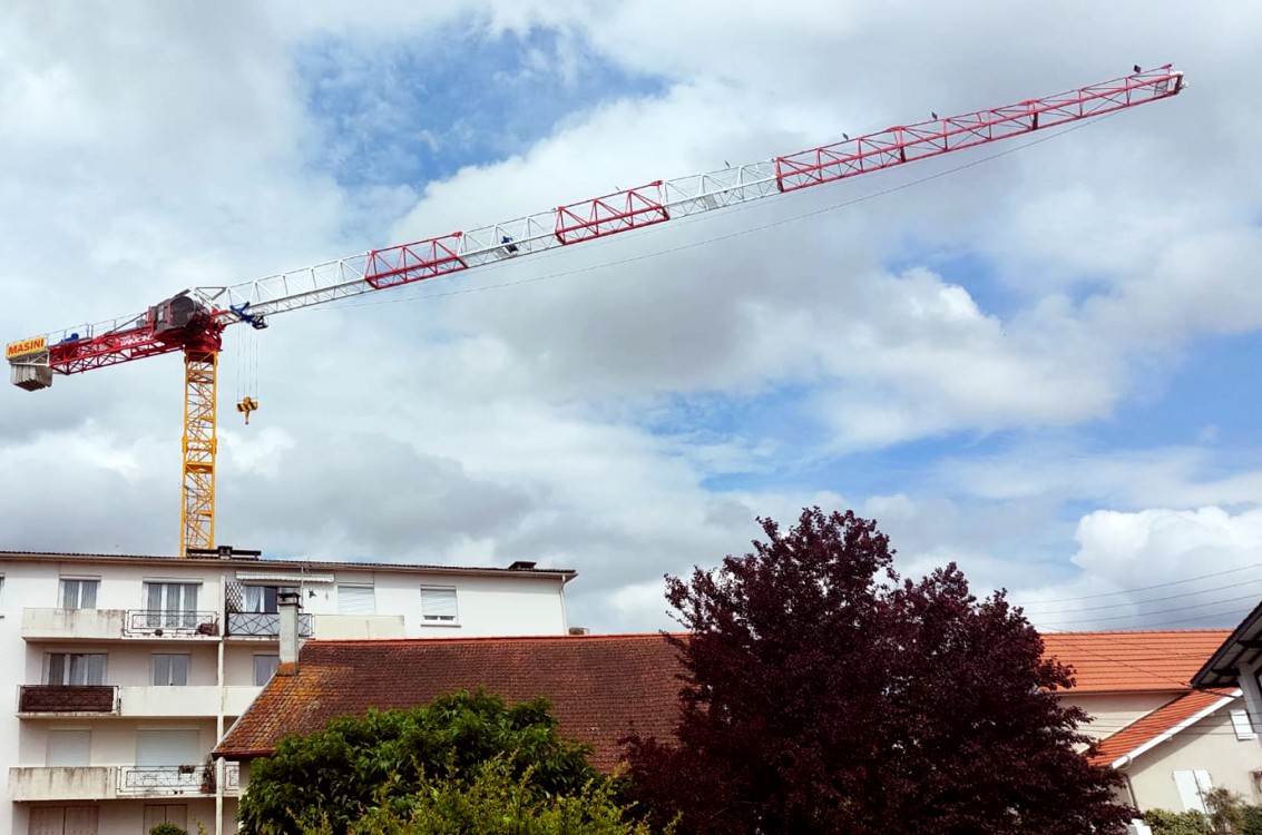 Agen 👉Montage terminé pour la belle 🏗RAIMONDI MRT 213 !