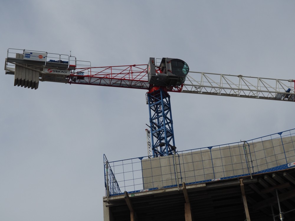 🏗 RAIMONDI MRT 159 équipée de son monte grutier SL20TC.