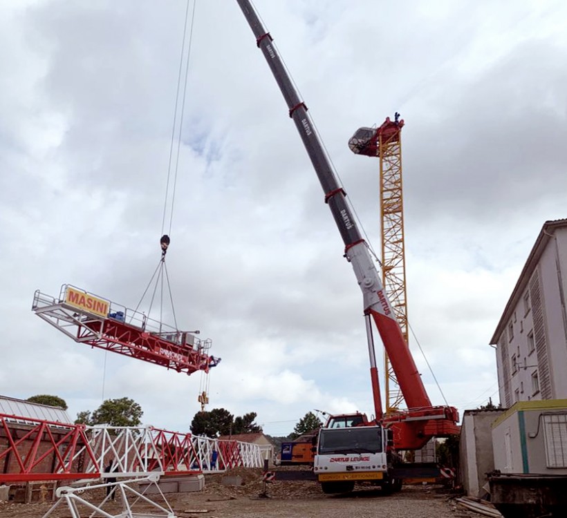 Livraison et montage de la 🏗 RAIMONDI MRT 213 à Agen !