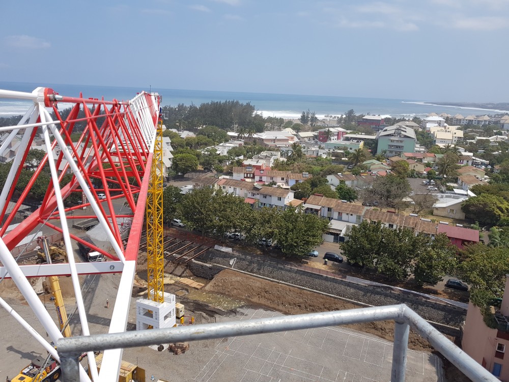 La toute première RAIMONDI MRT 234 sur l'île de la Réunion! Ent .SBTPC