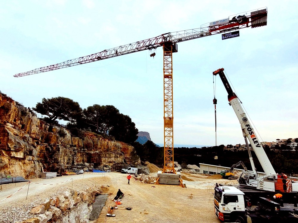 Montage de la 🏗RAIMONDI MRT294  à Cassis▶Ent.NGE Bâtiment👍