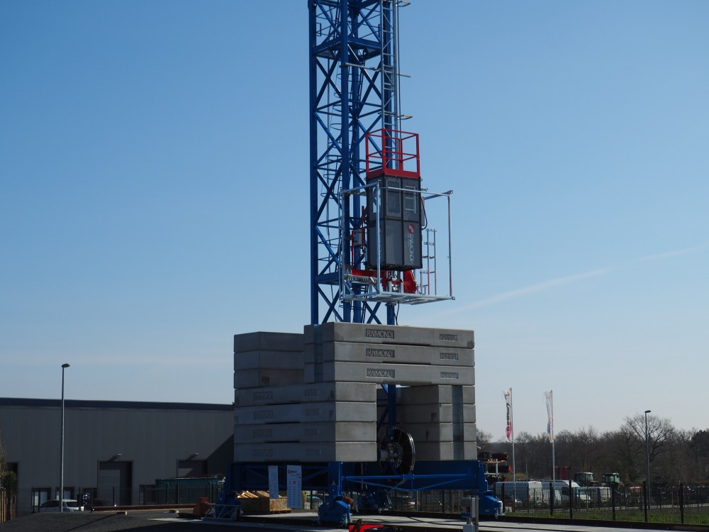 🏗 RAIMONDI MRT 159 équipée de son Monte-Grutier  