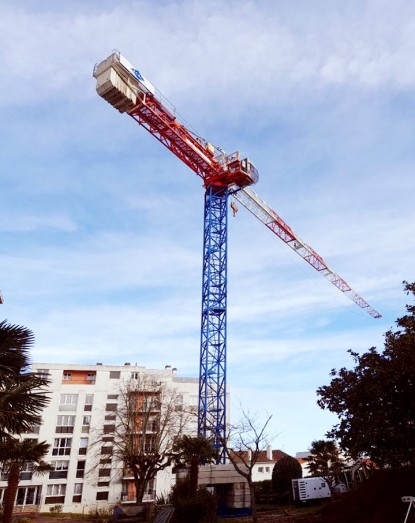 Montage de la 🏗 RAIMONDI MRT 213➡ GP MAT Location sur le chantier de la Pastourelle à Royan.